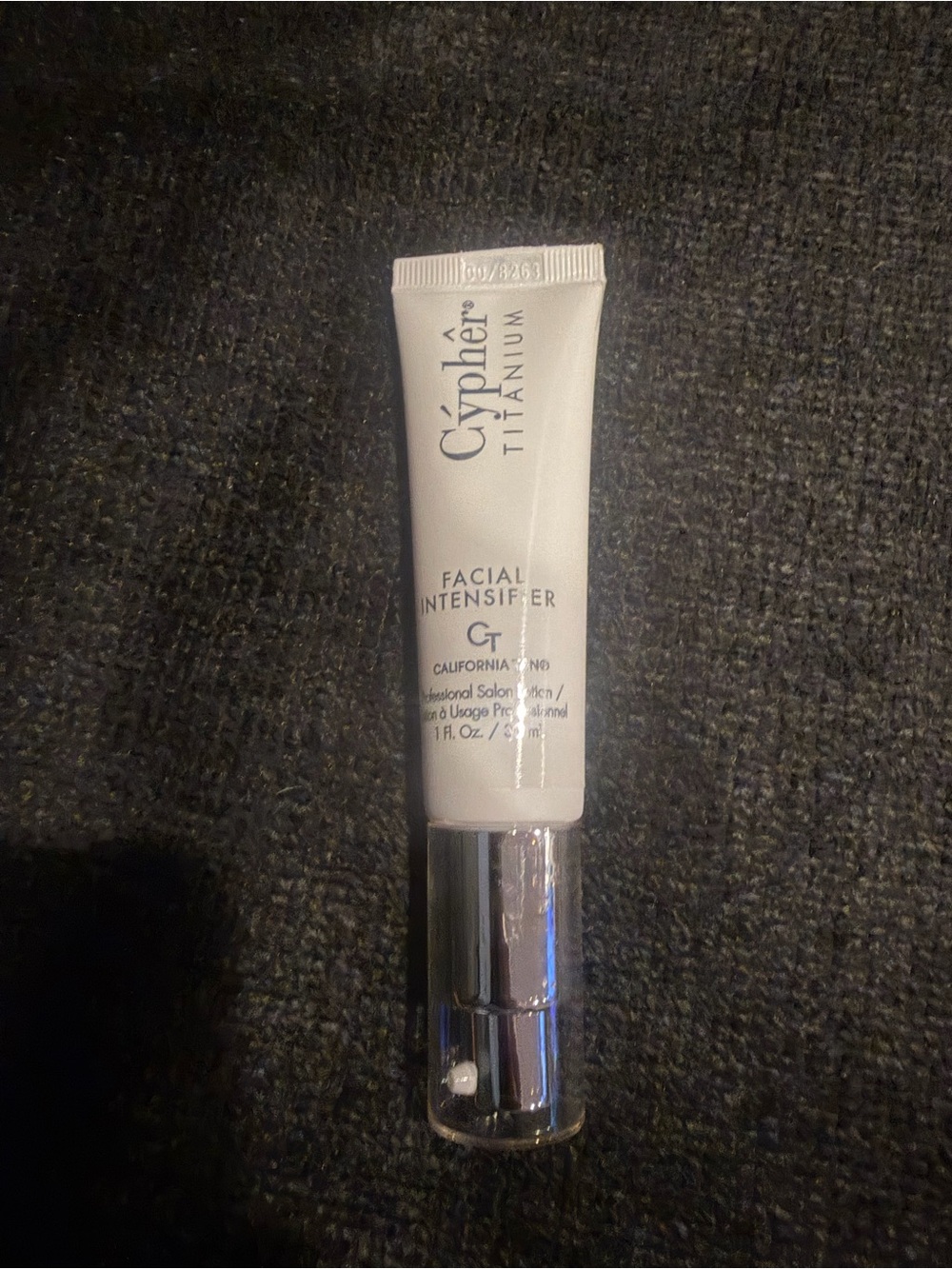 Cypher Titanium Facial Intensifier Primer - White with Silver Pump
